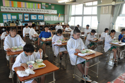 8002 1-2給食1